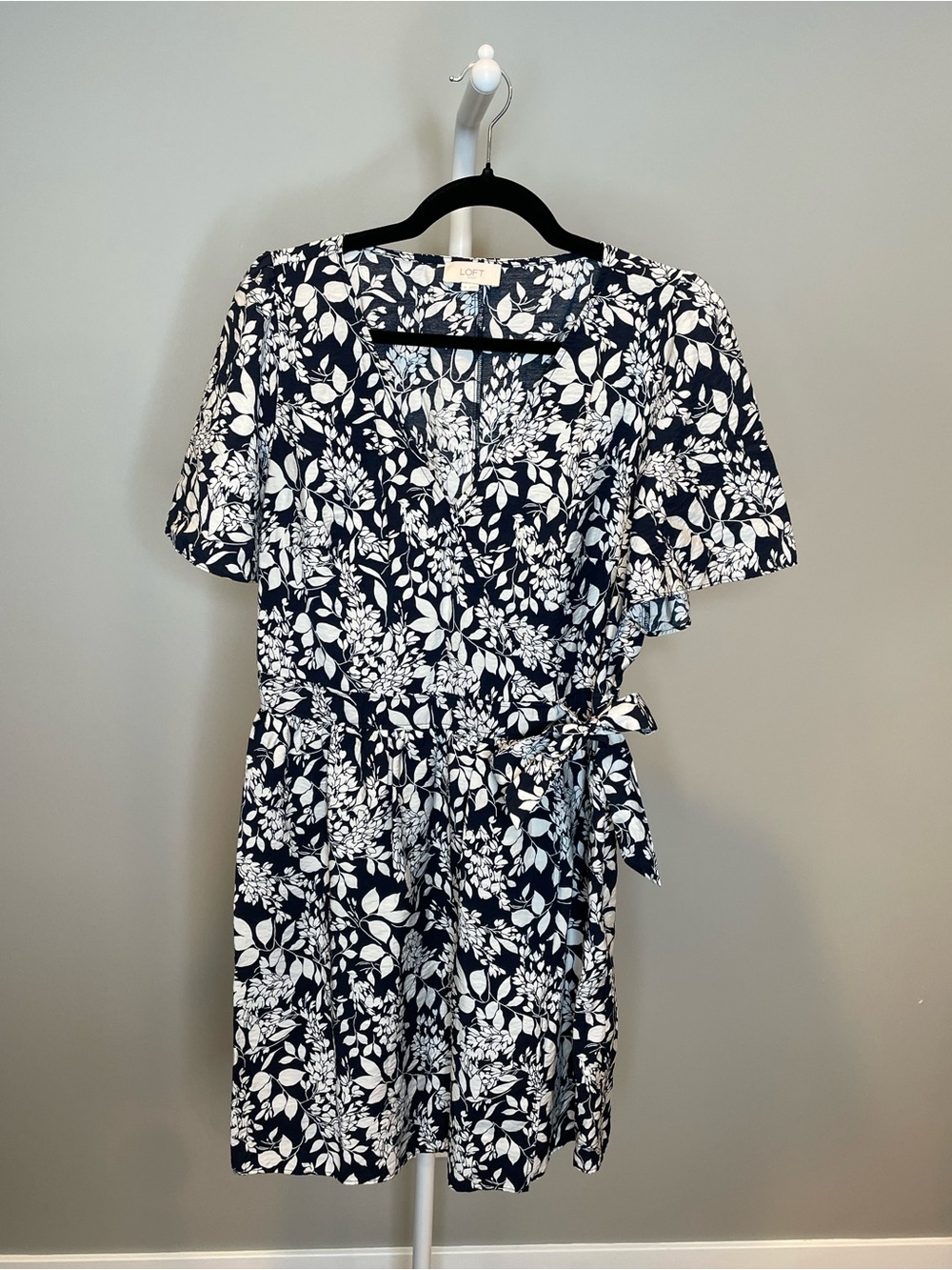 LOFT Outlet Navy & White Floral Tie-Waist Mini Dress